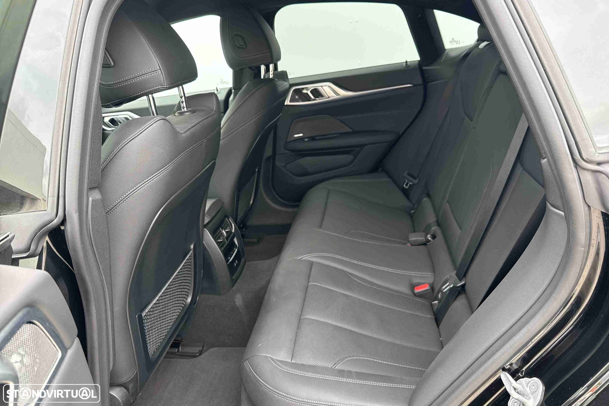 BMW i4 eDrive40 Desportiva M - 4