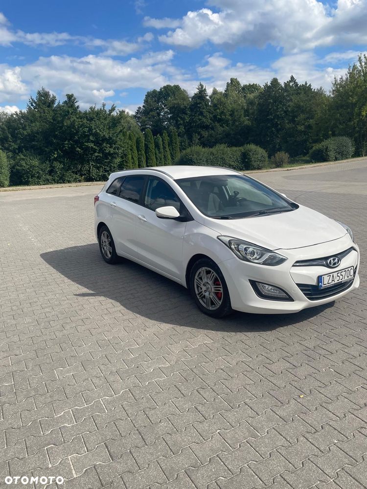 Hyundai i30 blue Kombi 1.6 CRDi Classic Navigation - 27