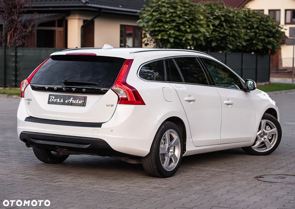 Volvo V60 D3 Geartronic Summum - 13