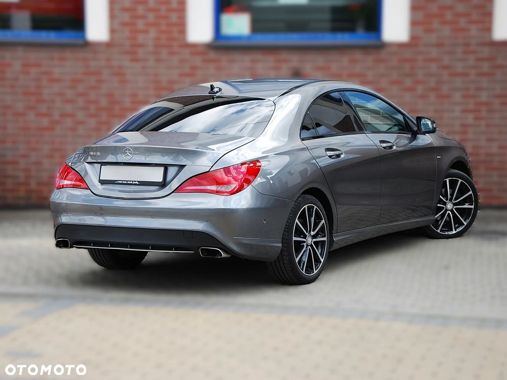 Mercedes-Benz CLA 220 CDI 7G-DCT AMG Line - 21