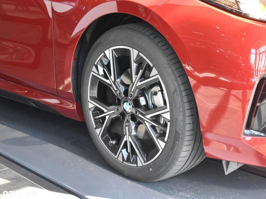BMW Seria 1 120 mHEV - 12