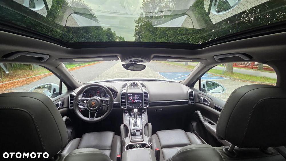 Porsche Cayenne Platinum Edition - 24