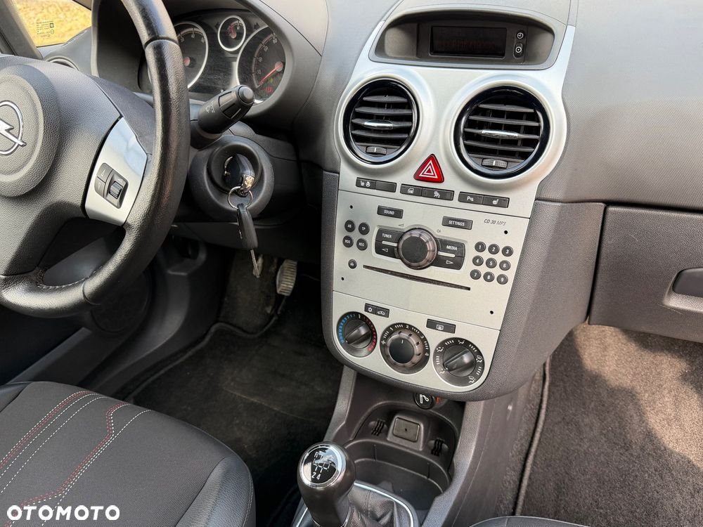 Opel Corsa 1.4 16V Sport - 16