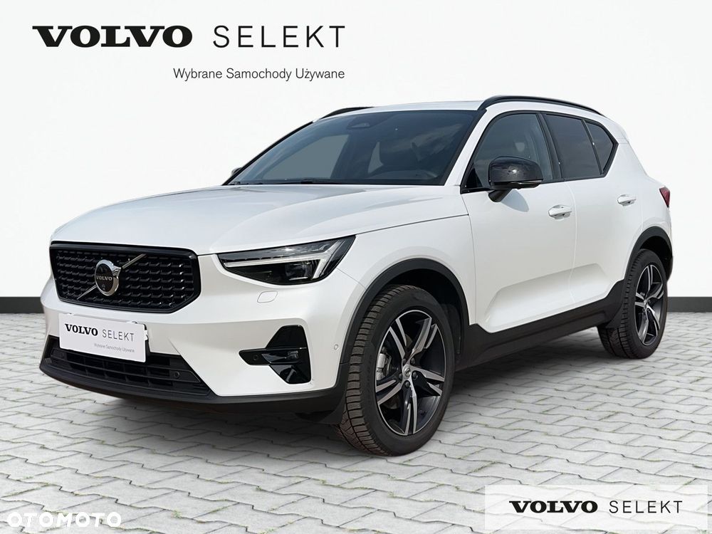 Volvo XC 40 B4 B DKG Ultra Dark - 1
