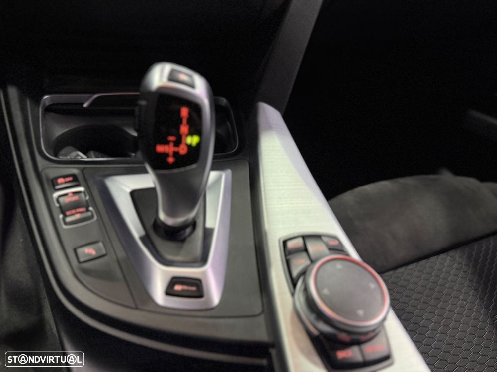 BMW 330 e iPerformance Pack M - 22