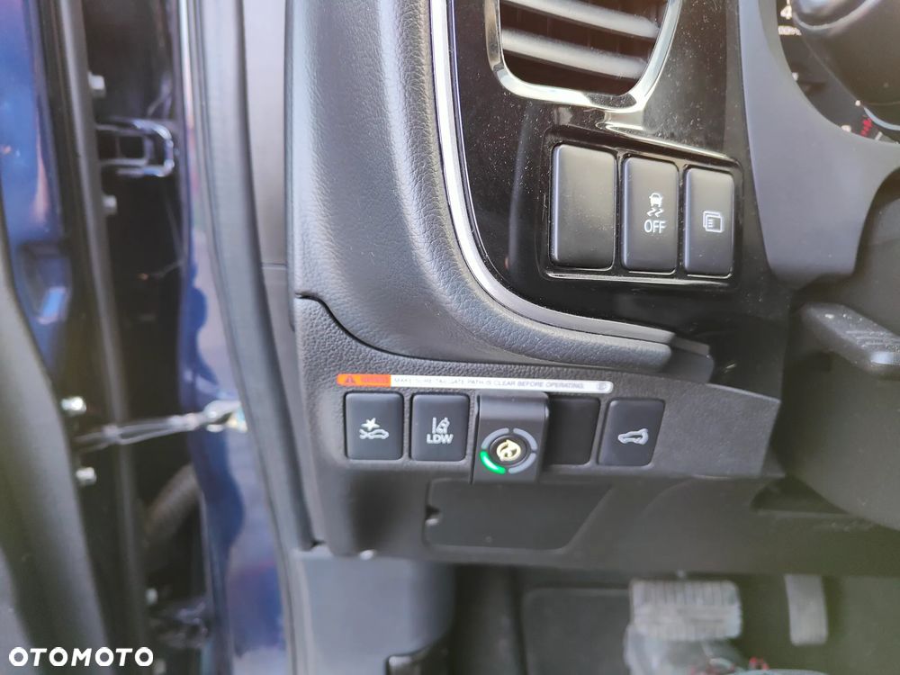 Mitsubishi Outlander - 10
