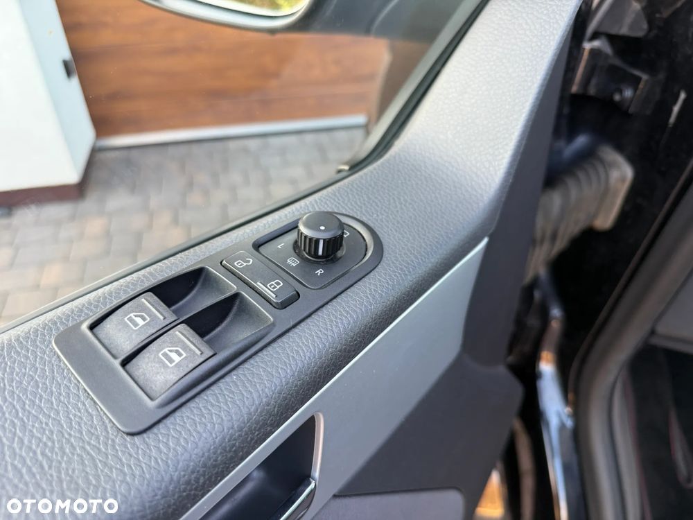 Volkswagen Multivan - 15