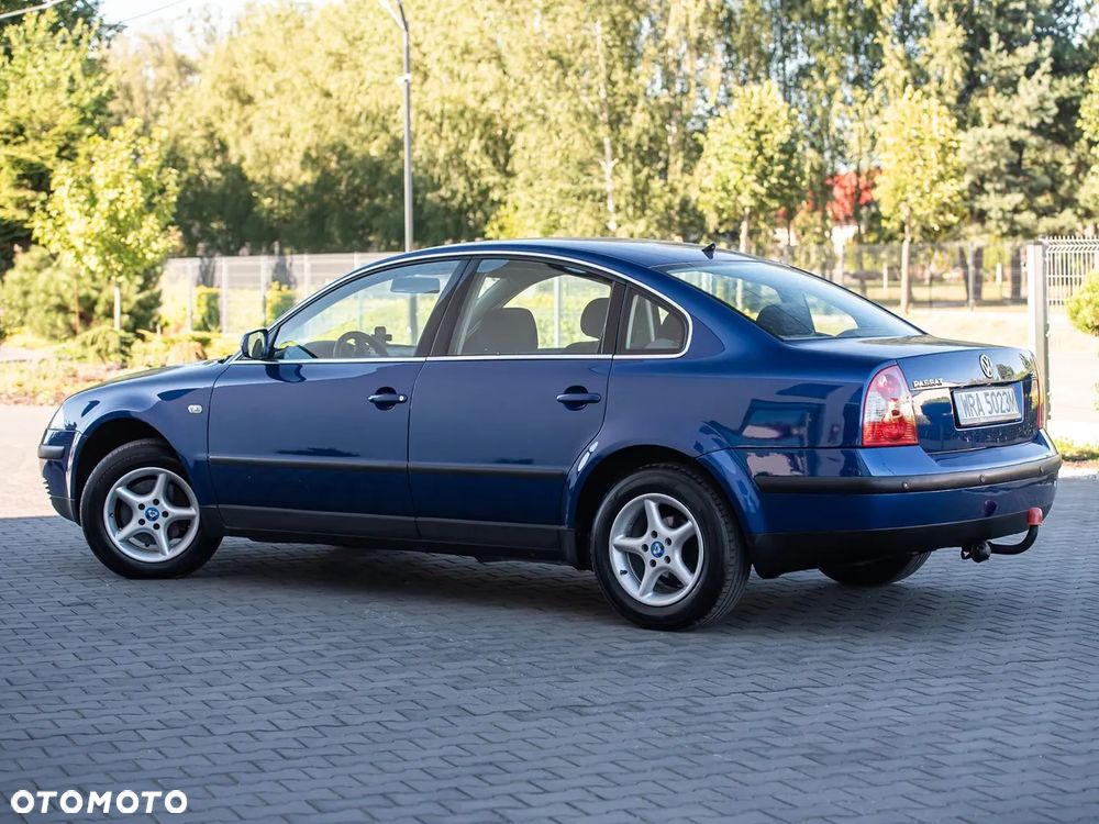 Volkswagen Passat - 11