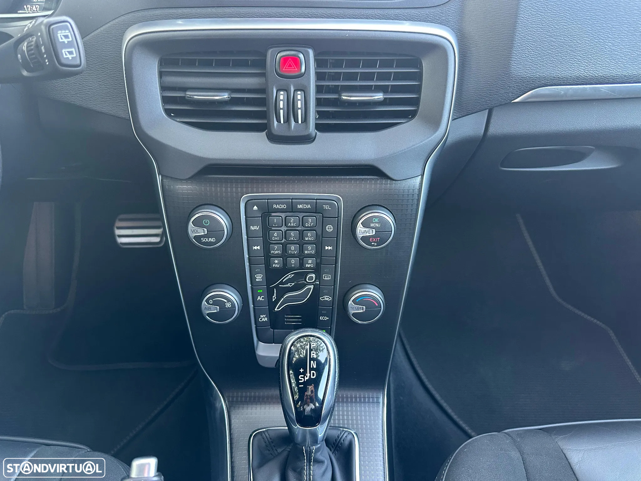 Volvo V40 1.5 T3 Sport Edition R Geartronic - 32