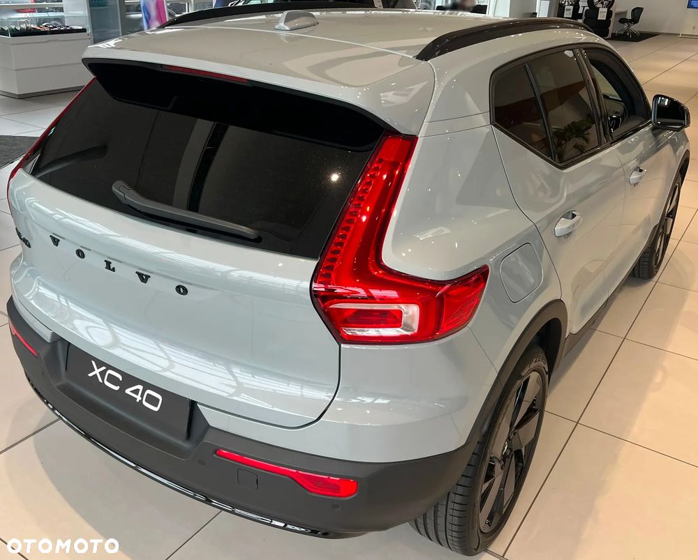 Volvo XC 40 B4 AWD Plus Dark - 14