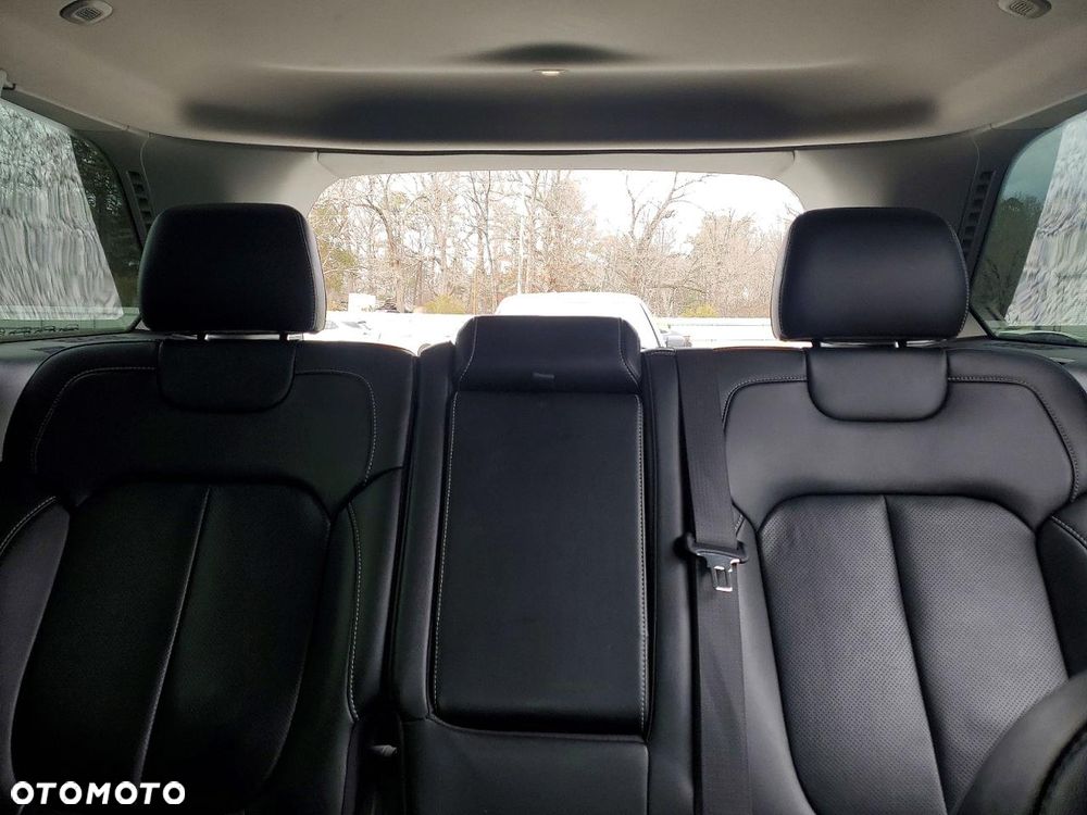 Jeep Grand Cherokee - 11