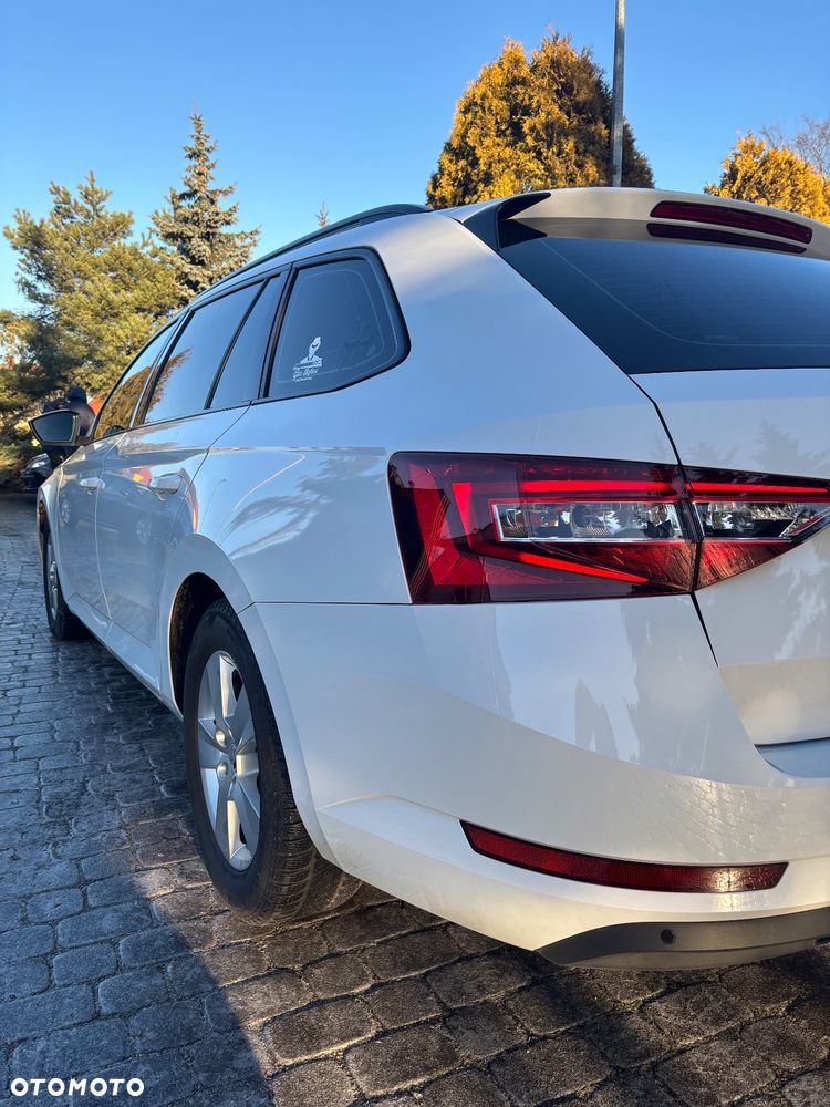 Skoda Superb 2.0 TDI DSG Style - 22