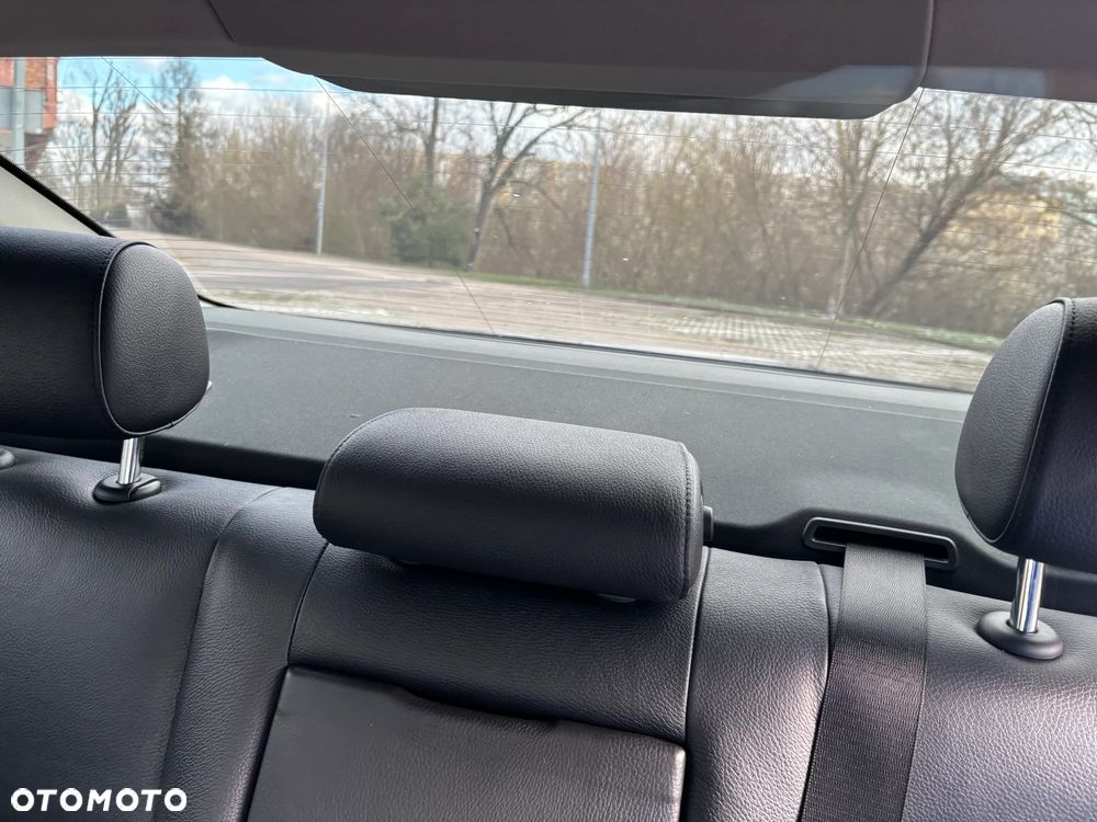 BMW Seria 5 528i - 26