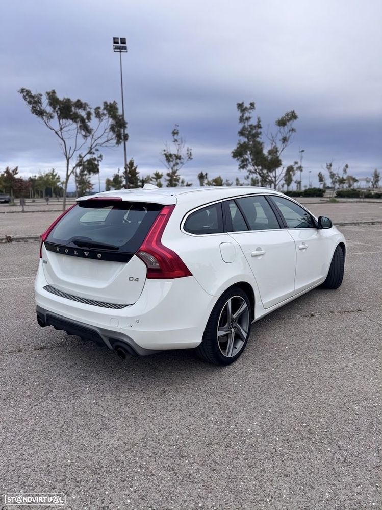 Volvo V60 2.0 D4 R-Design - 7