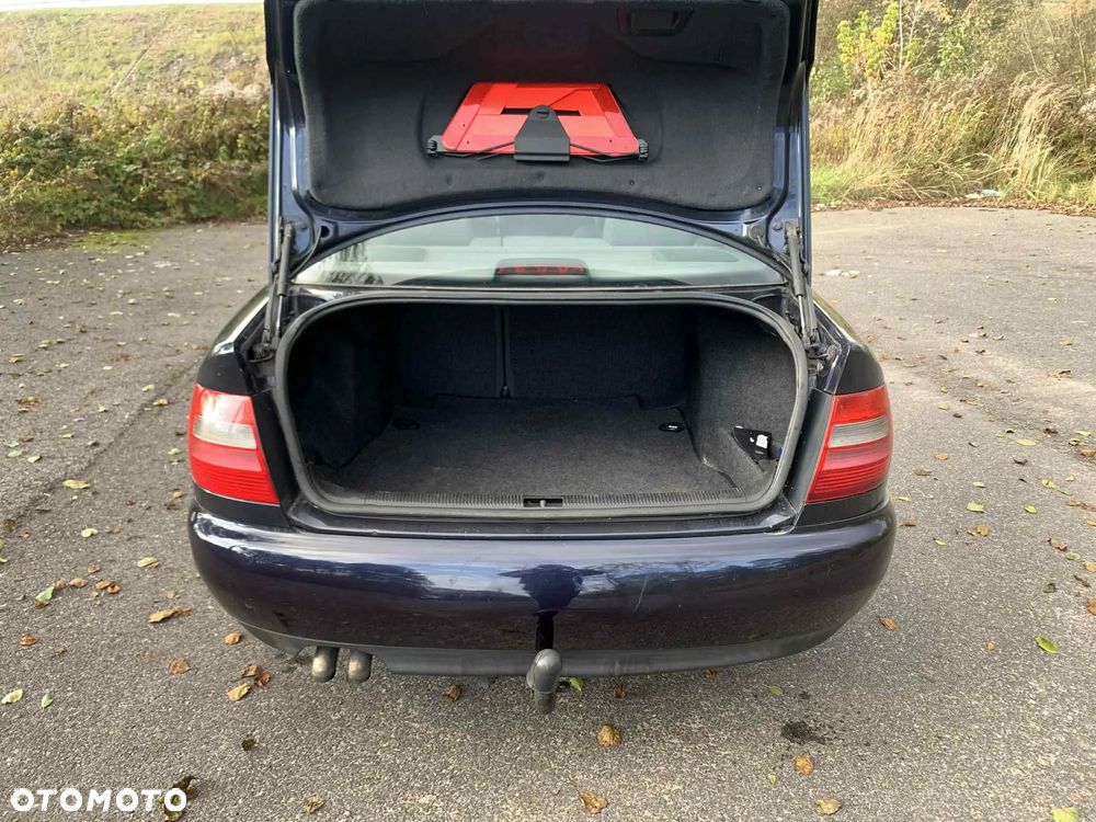 Audi A4 Limousine - 9