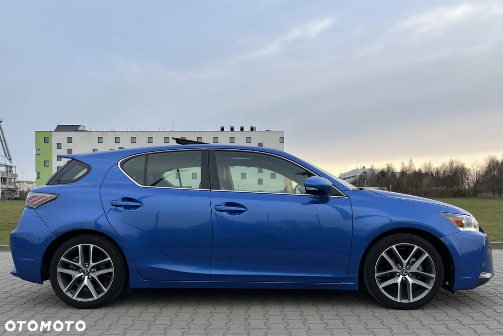 Lexus CT - 5
