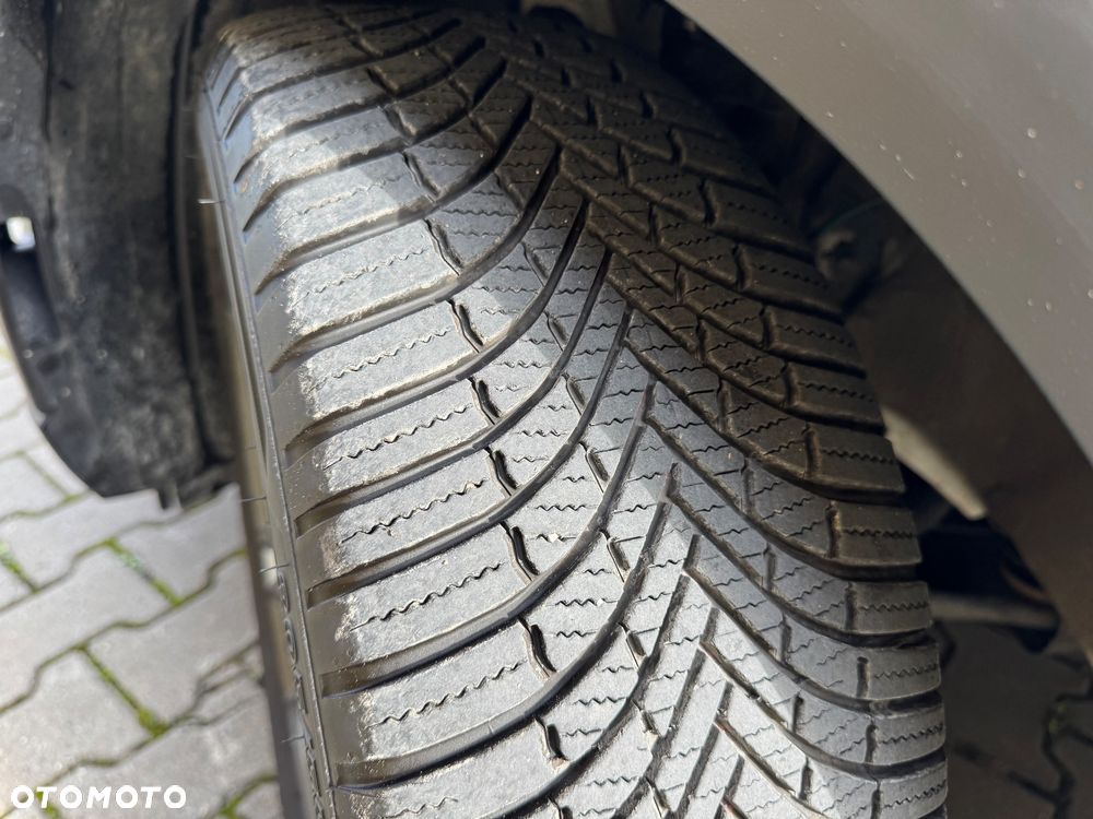 Hyundai Bayon 1.0 T-GDI 48V-Hybrid DCT Connect & Go - 34
