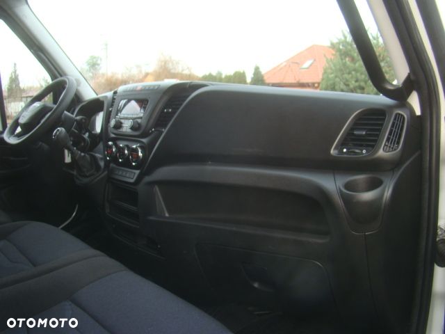 Iveco DAILY 35 C 15 3.5T 4.60M 3.5T NA HAKU CLIMATRONIC - 18