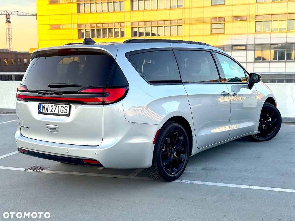 Chrysler Pacifica - 12