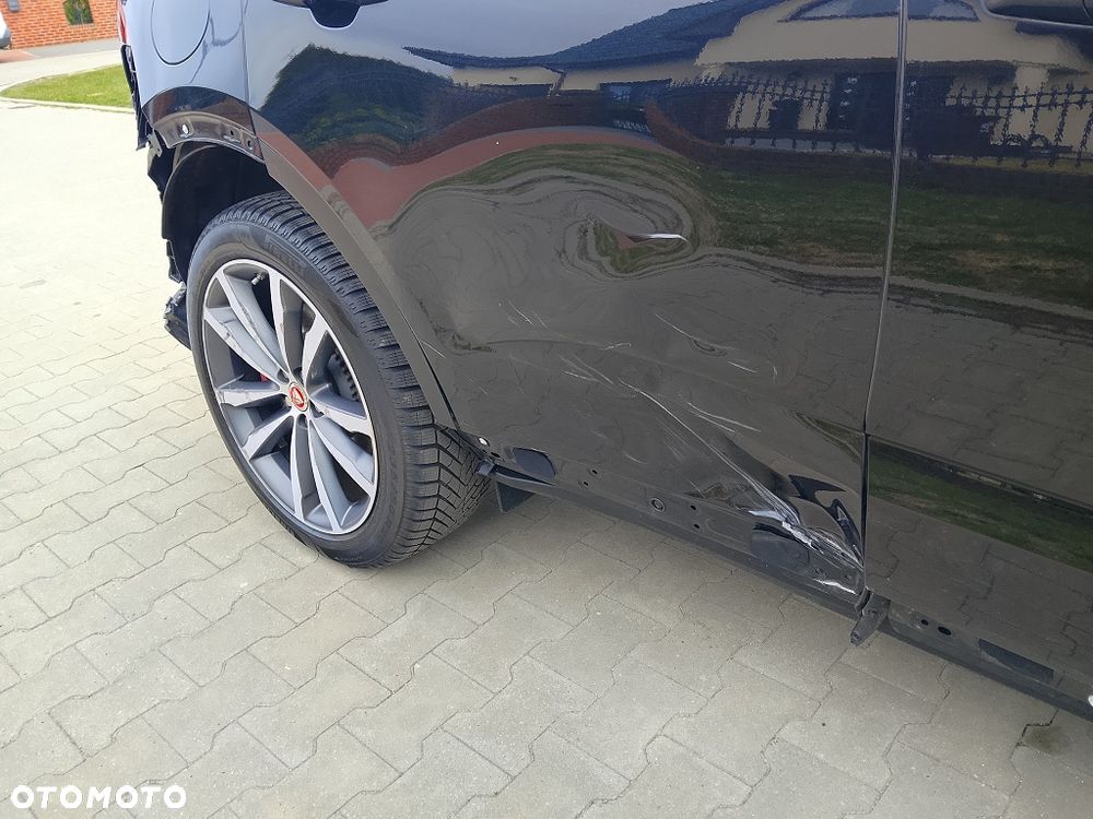 Jaguar E-Pace 1.5 P300e PHEV AWD R-Dynamic Black - 11