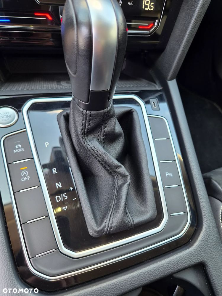 Volkswagen Passat 1.5 TSI EVO Elegance DSG - 20