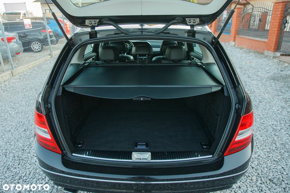 Mercedes-Benz Klasa C 200 (BlueEFFICIENCY) 7G-TRONIC Avantgarde - 24