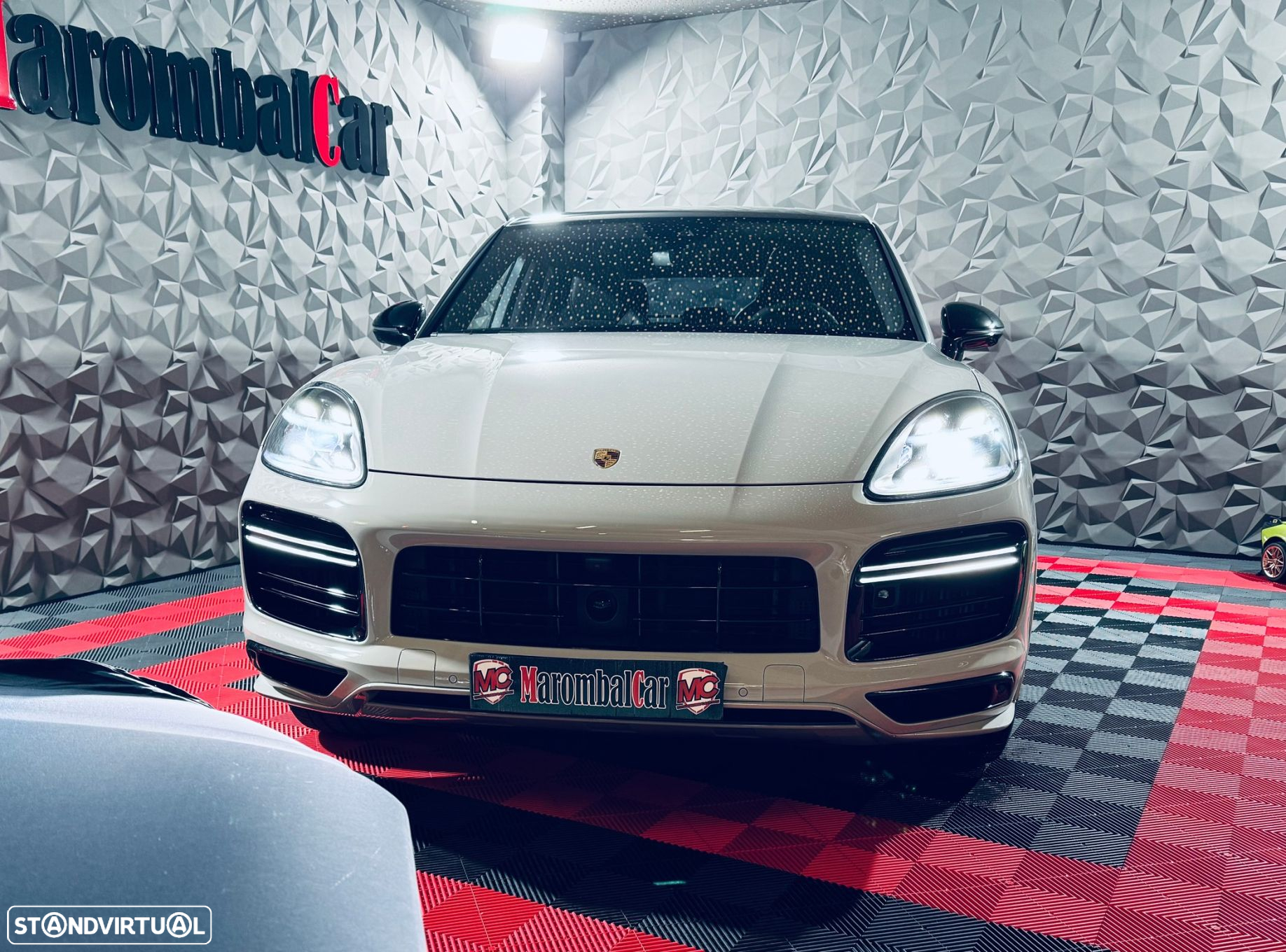 Porsche Cayenne Coupé Turbo - 17