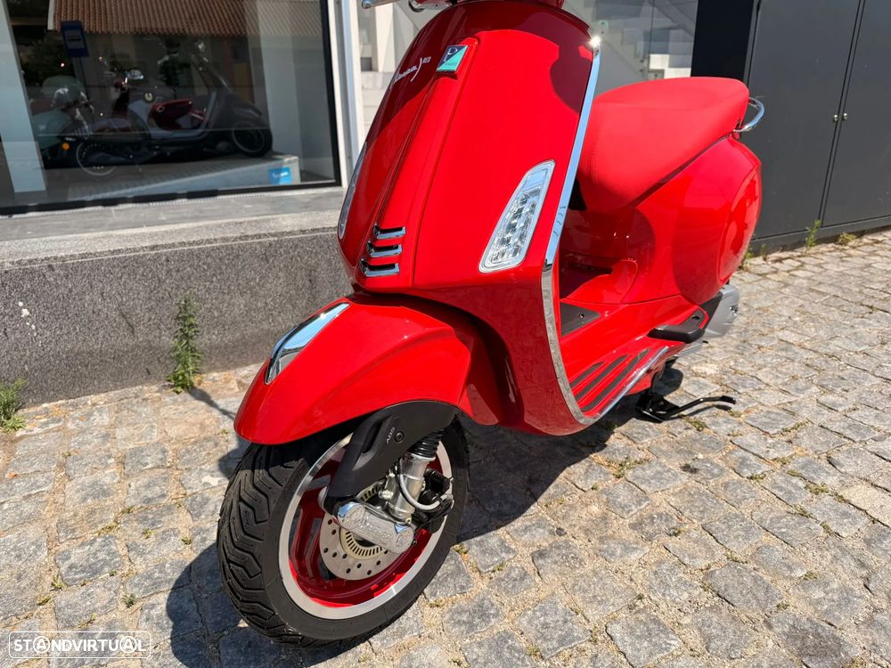 Vespa Primavera Edição RED - 6