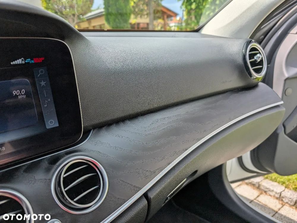 Mercedes-Benz Klasa E ver-300-de-avantgarde - 23