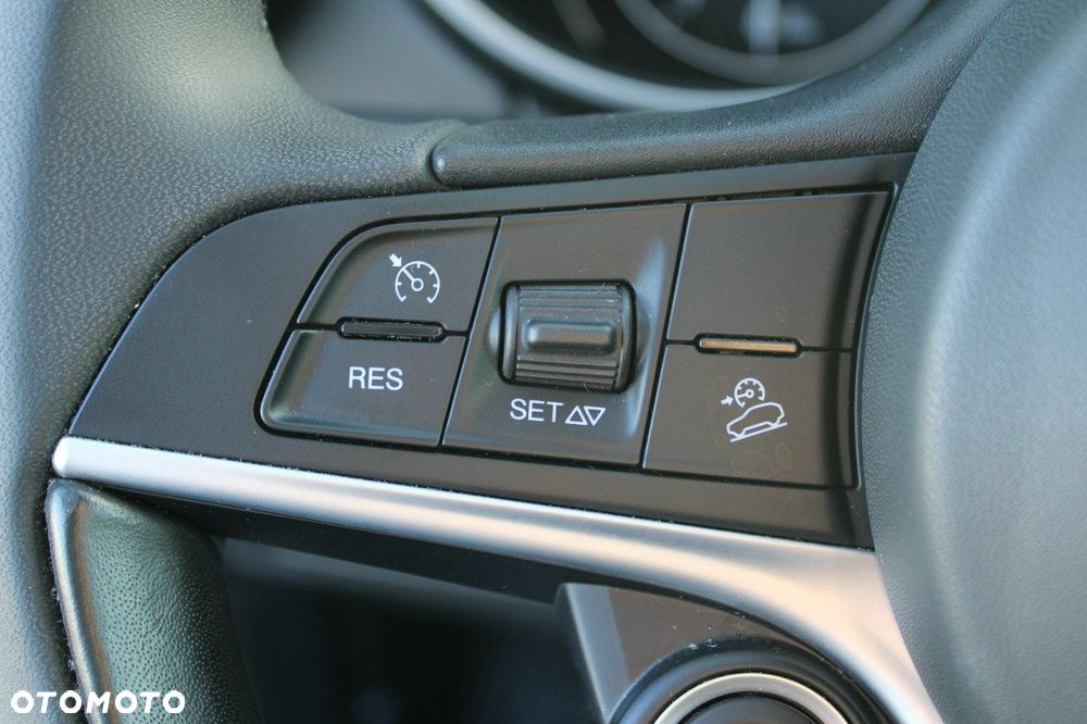 Alfa Romeo Stelvio - 24