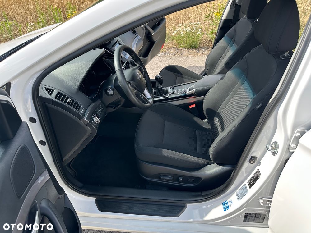 Hyundai i40 Kombi blue 1.6 Family - 35