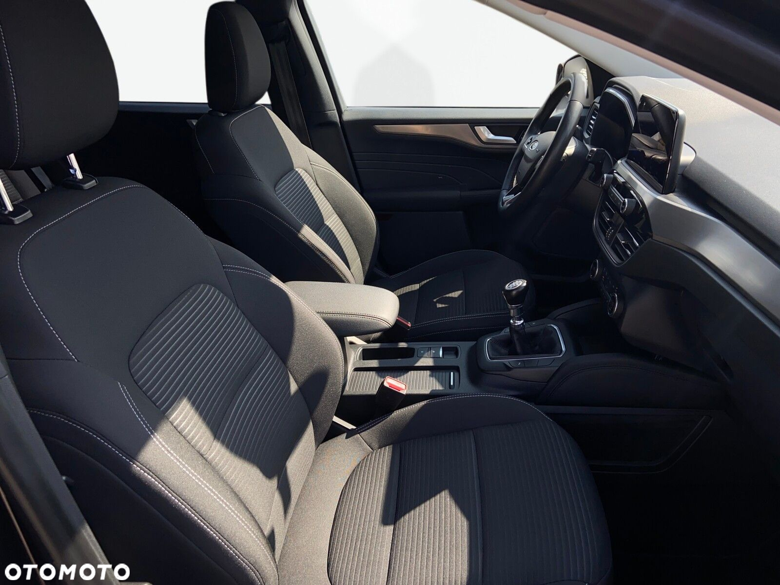 Ford Kuga 1.5 EcoBoost FWD Titanium - 14