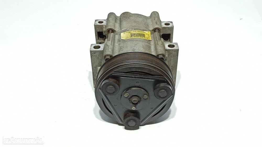 COMPRESSOR DE AR CONDICIONADO FORD ESCORT BERLINA/TURNIER CLX BERLINA - 6