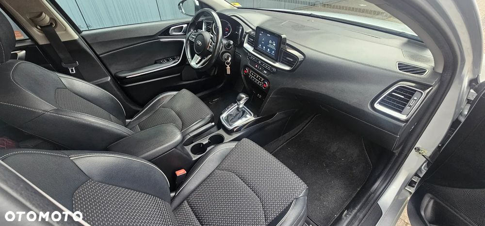 Kia Ceed 1.6 CRDi L Business Line DCT - 23