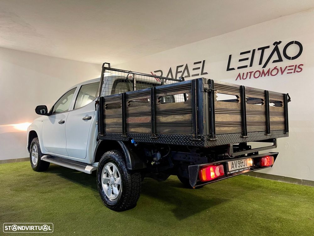 Mitsubishi L200 2.3 DI-D CD Invite 4WD - 8