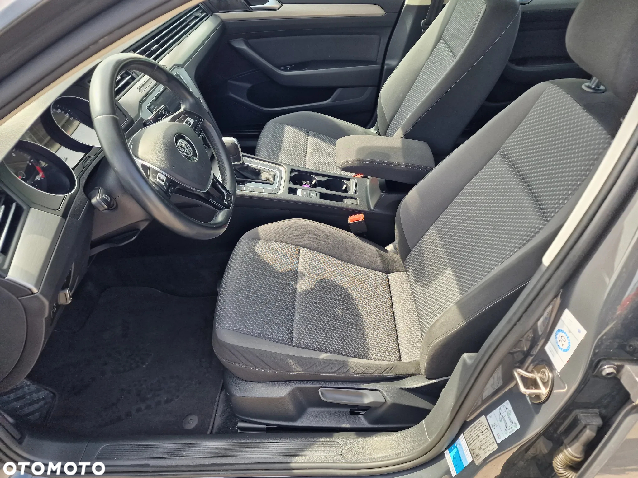 Volkswagen Passat Variant 1.6 TDI (BlueMotion Technology) DSG Comfortline - 18