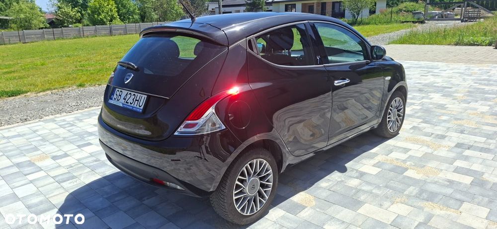 Lancia Ypsilon Y 1.2 8v Silver - 4