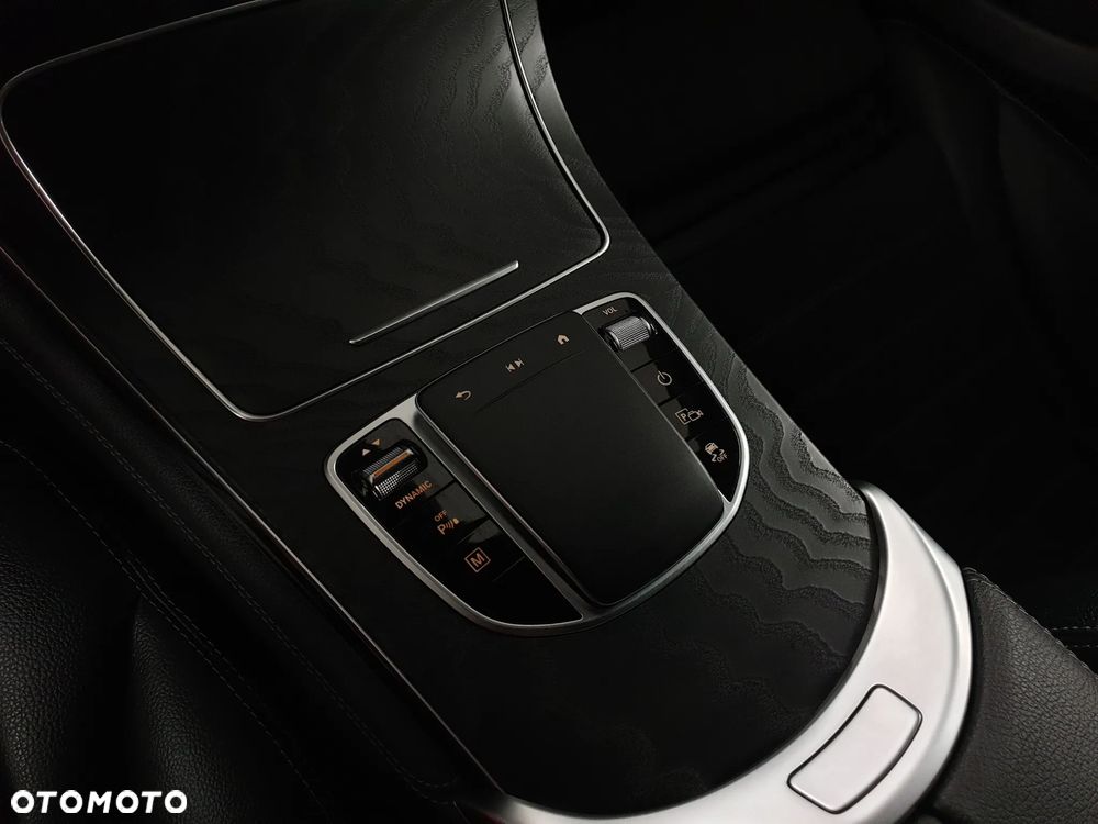 Mercedes-Benz GLC 300 de 4Matic 9G-TRONIC AMG Line Plus - 33