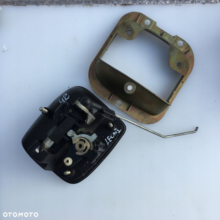 KLAMKA EMBLEMAT KLAPY TYŁ SEAT LEON I - 4