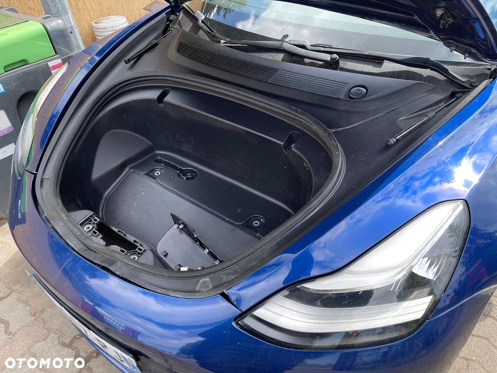 Tesla Model 3 Premium Langstreckenbatterie AWD Dual Motor - 39