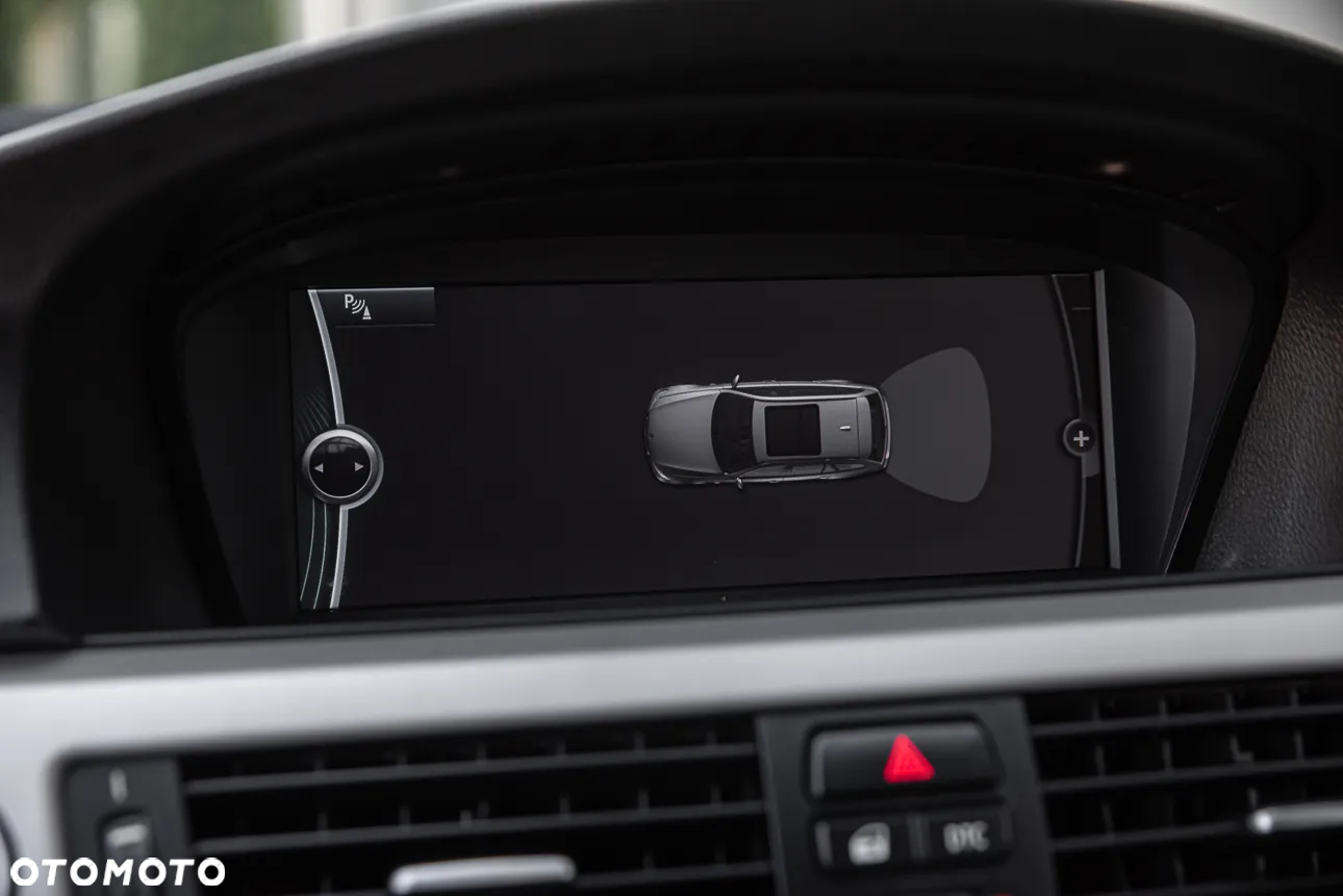 BMW Seria 3 325xi Touring - 22