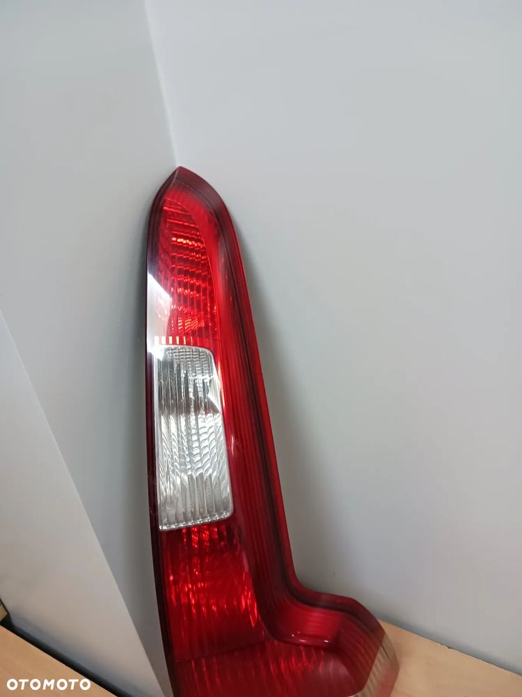 Lampa prawa tylna prawy tył Volvo V50 04-07 r przed liftem EUROPA - 2
