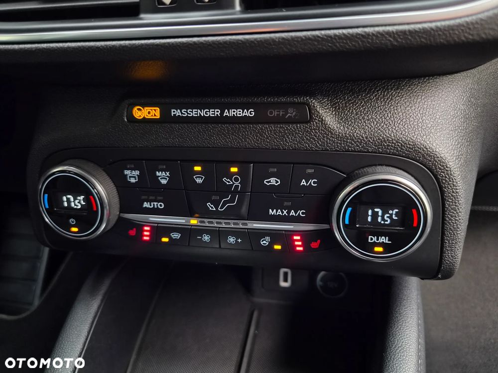 Ford Focus 1.5 EcoBlue Start-Stopp-System TITANIUM - 23