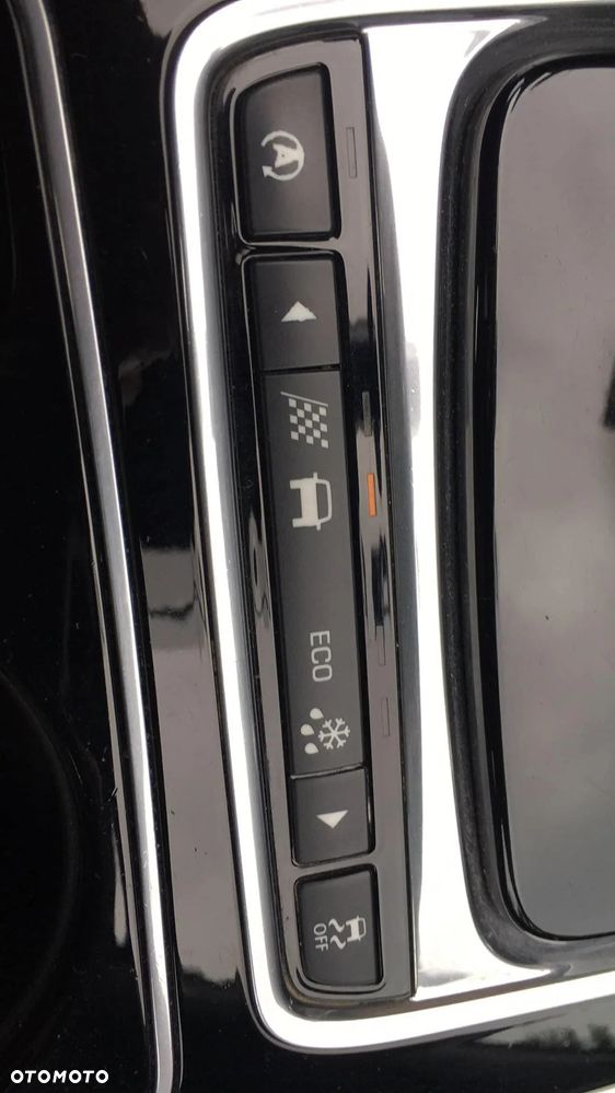 Jaguar XE 2.0 D R-Sport - 10