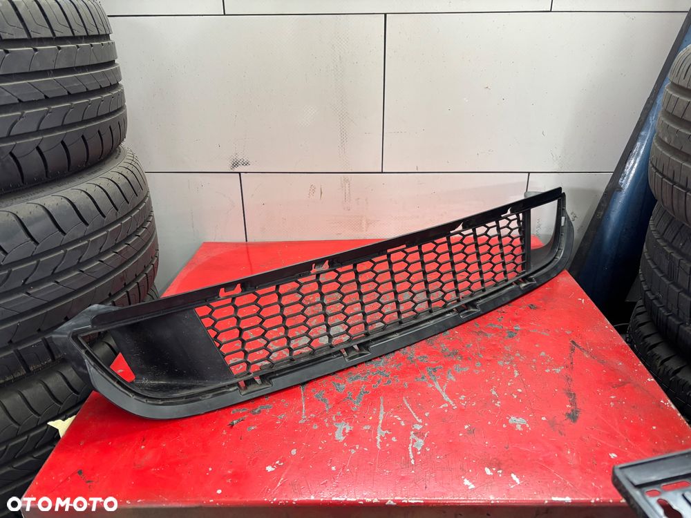 BMW F06 KRATKA DOLNA ZDERZAKA MPAKIET 8050345 - 1