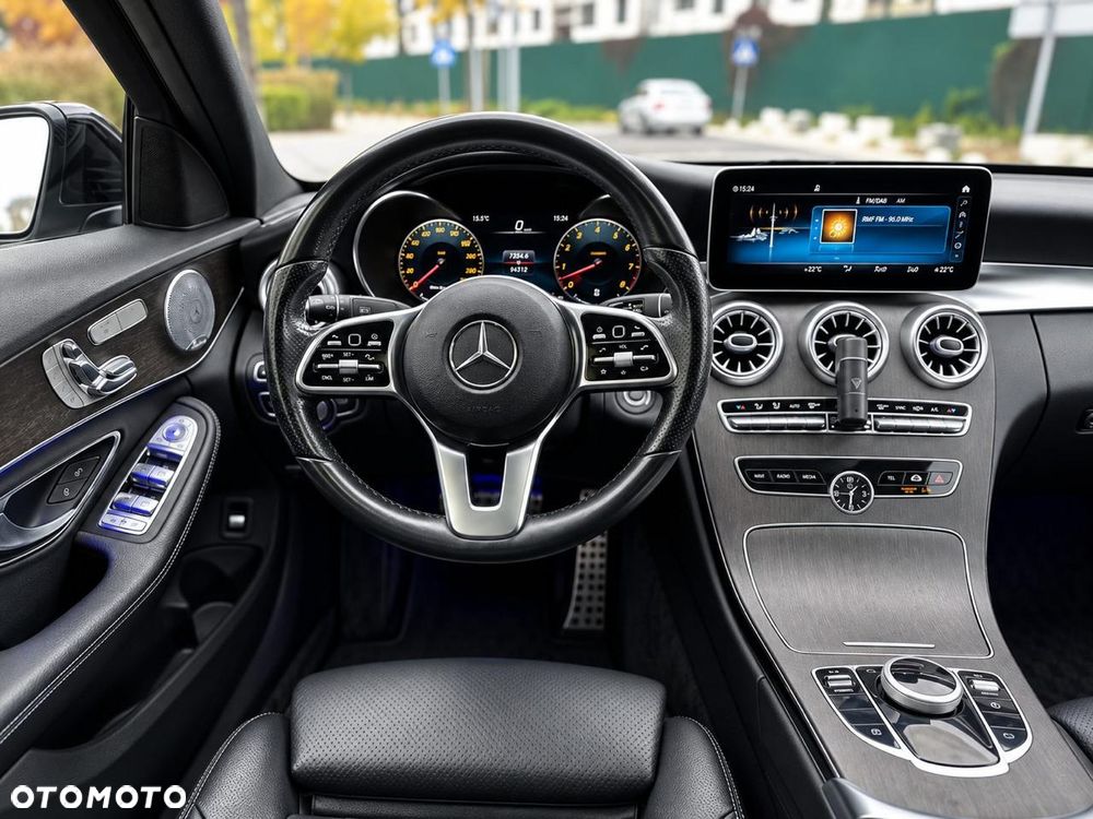 Mercedes-Benz Klasa C 300 9G-TRONIC AMG Line - 5