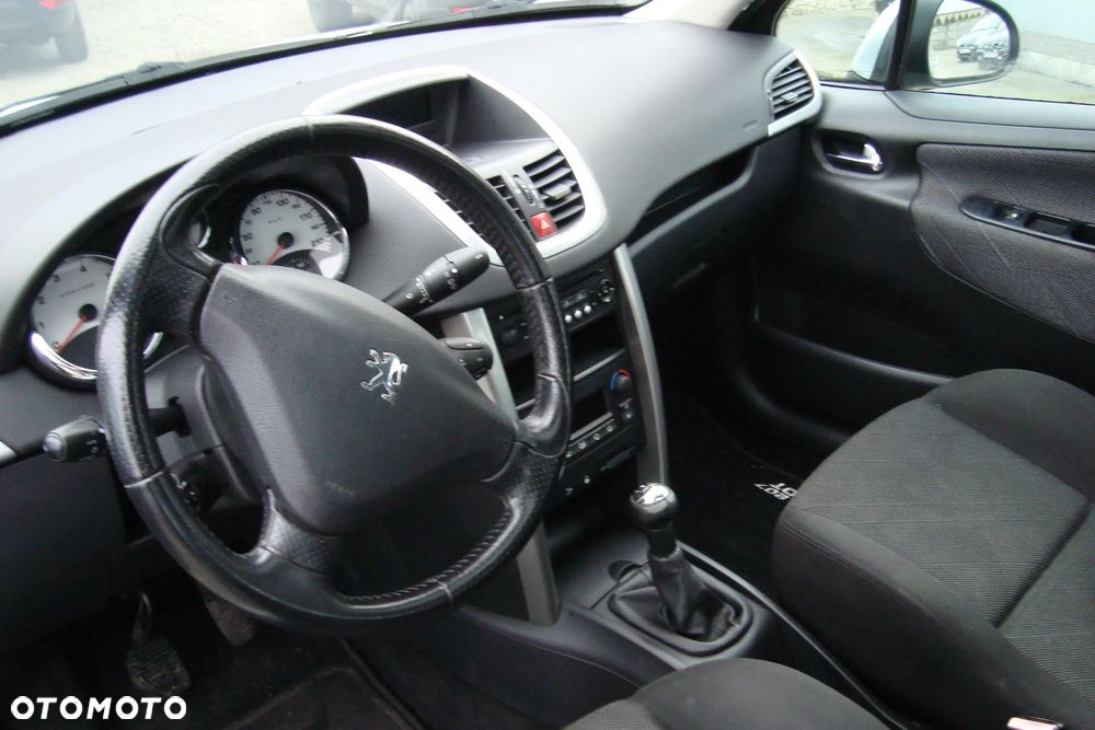 Peugeot 207 - 10
