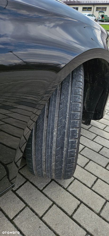 Mercedes-Benz Klasa E 220 d 4Matic 9G-TRONIC Avantgarde - 29