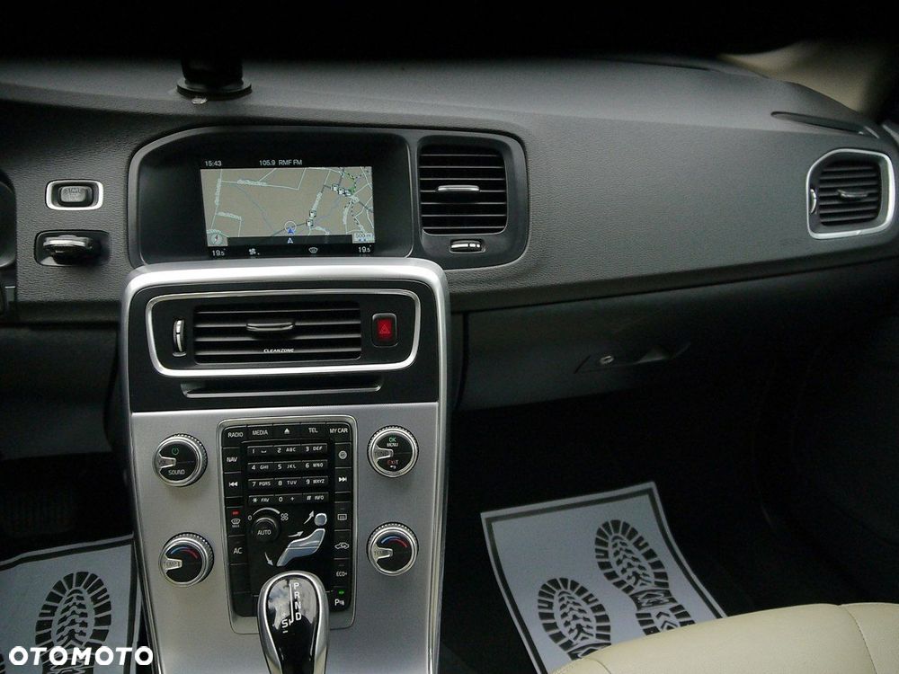 Volvo V60 D2 Drive-E Momentum - 21