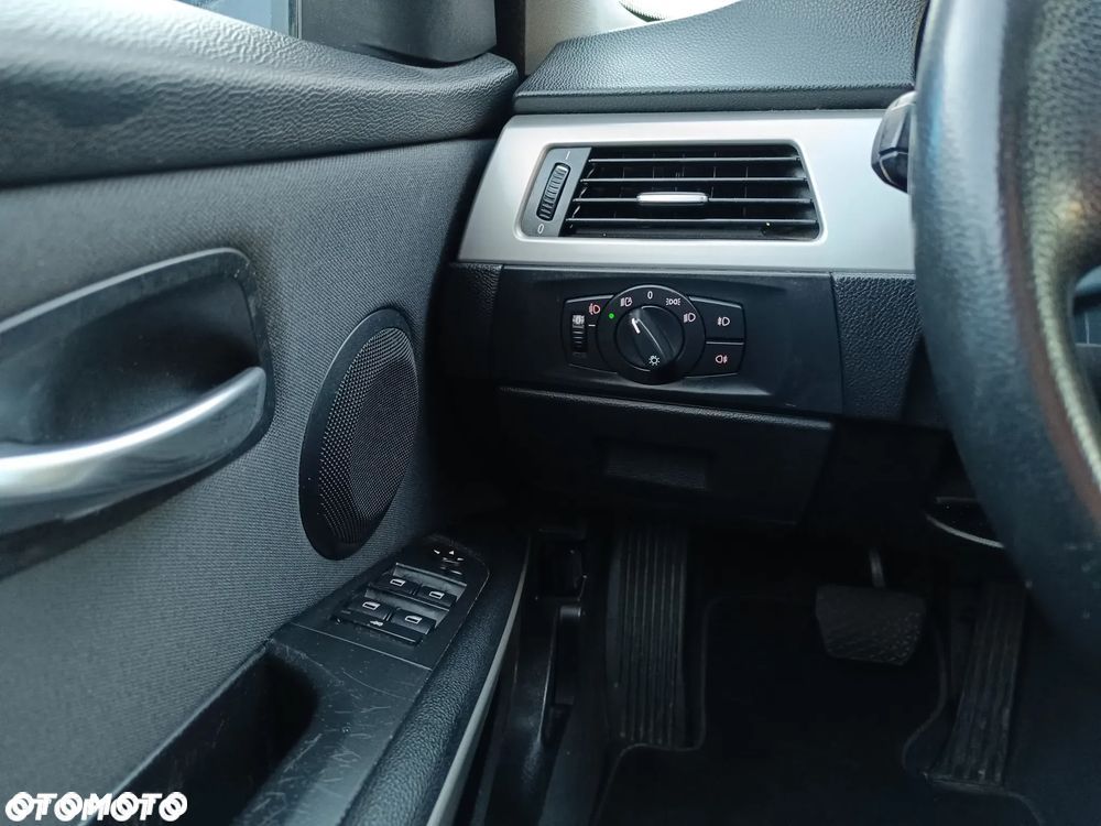 BMW Seria 3 320i Edition Exclusive - 18